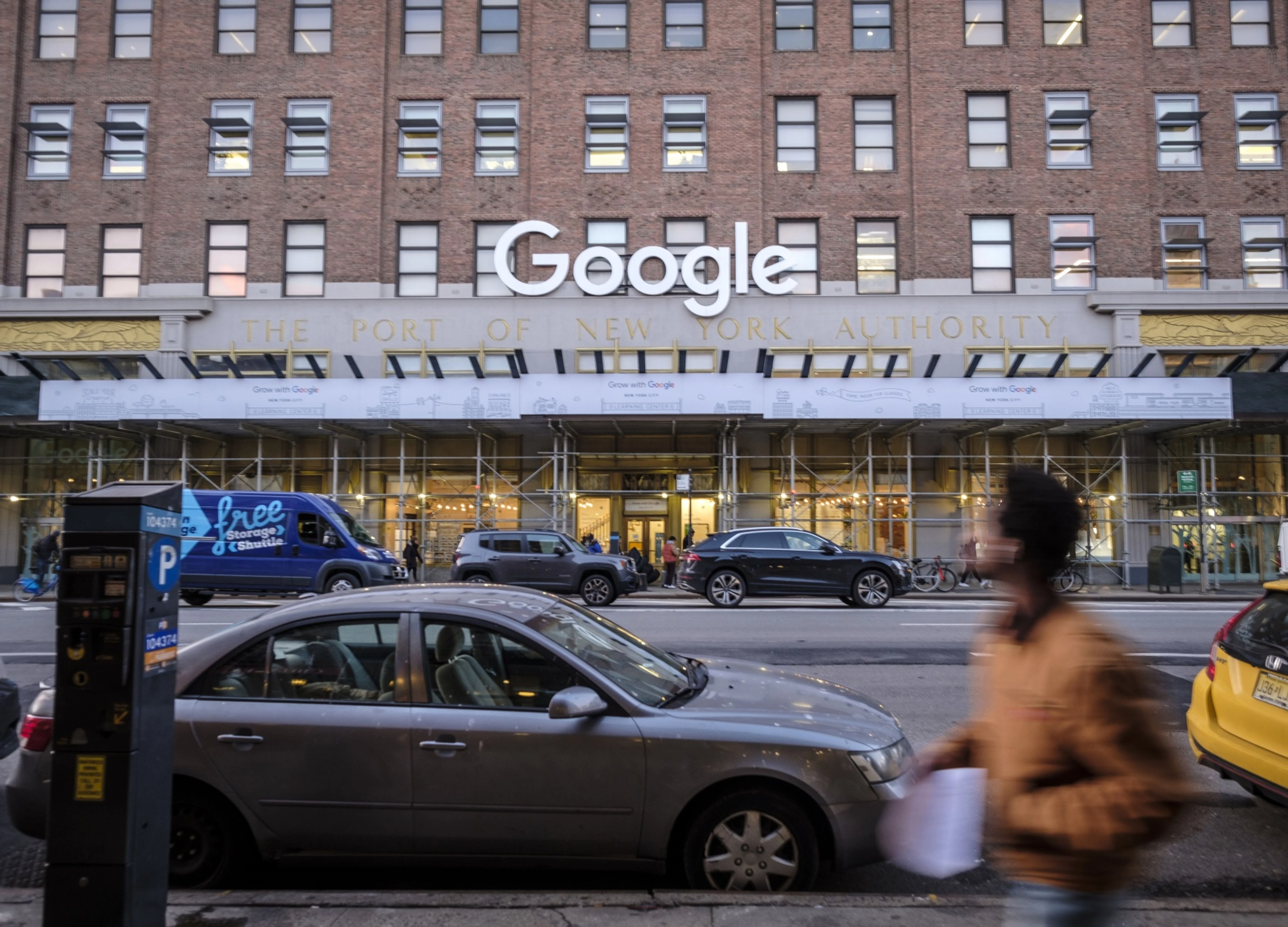 Google Tells Staff to Work From Home In North America and Europe