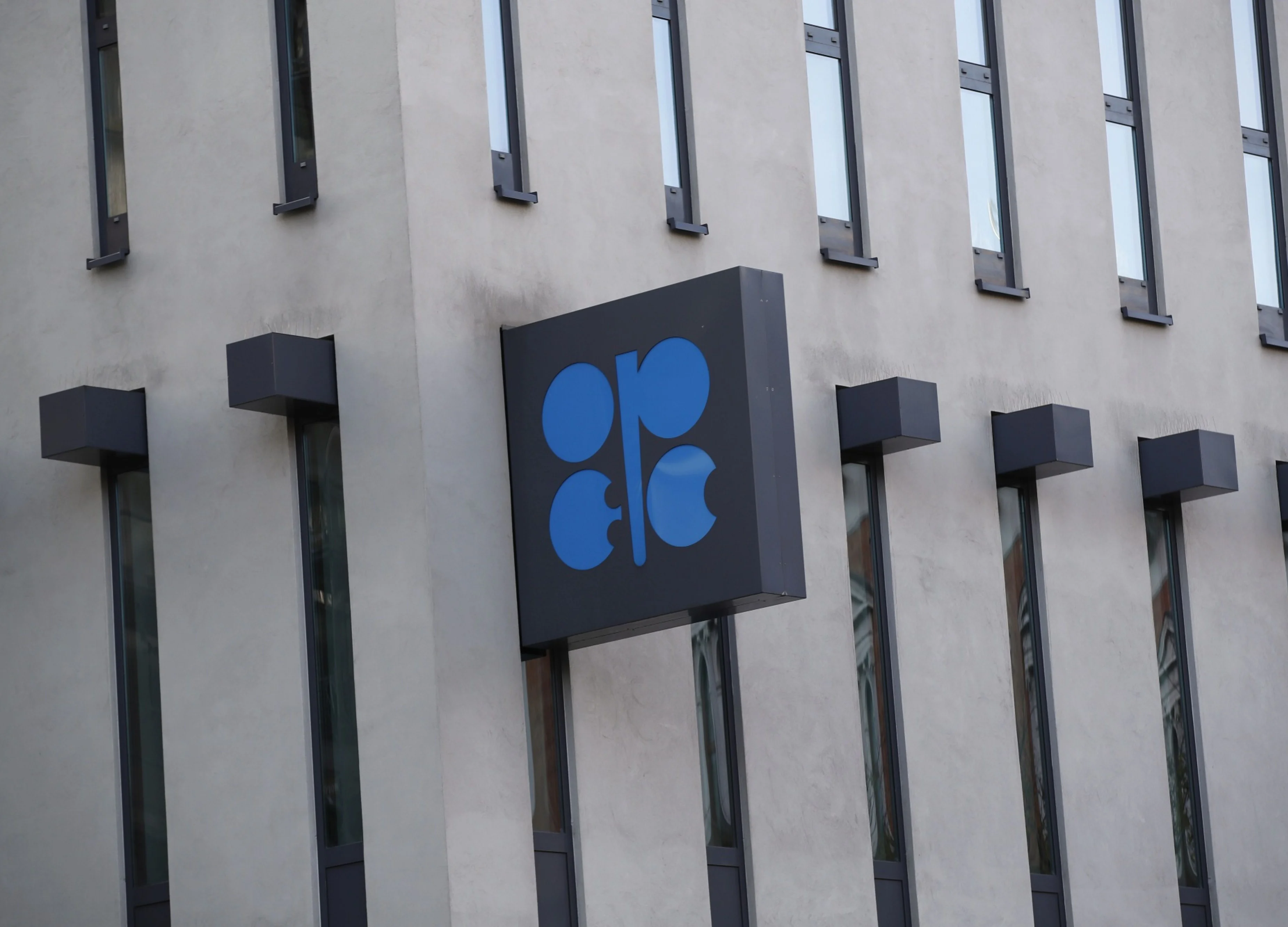 OPEC+ Experts Urge More Output Cuts as Meeting Scaled Down