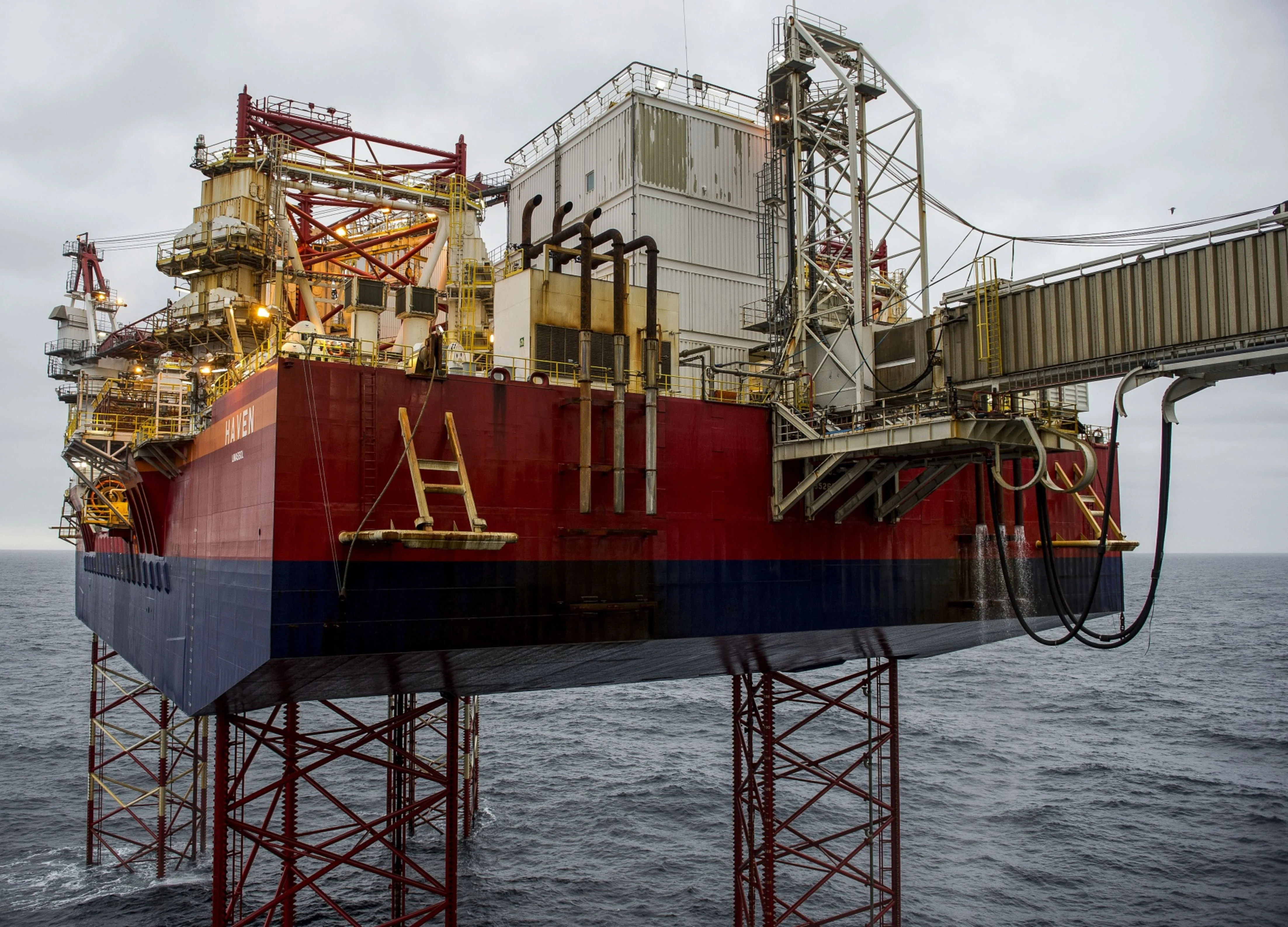 Goldman Warns Oil Could Dip Into the $20s as Price War Begins