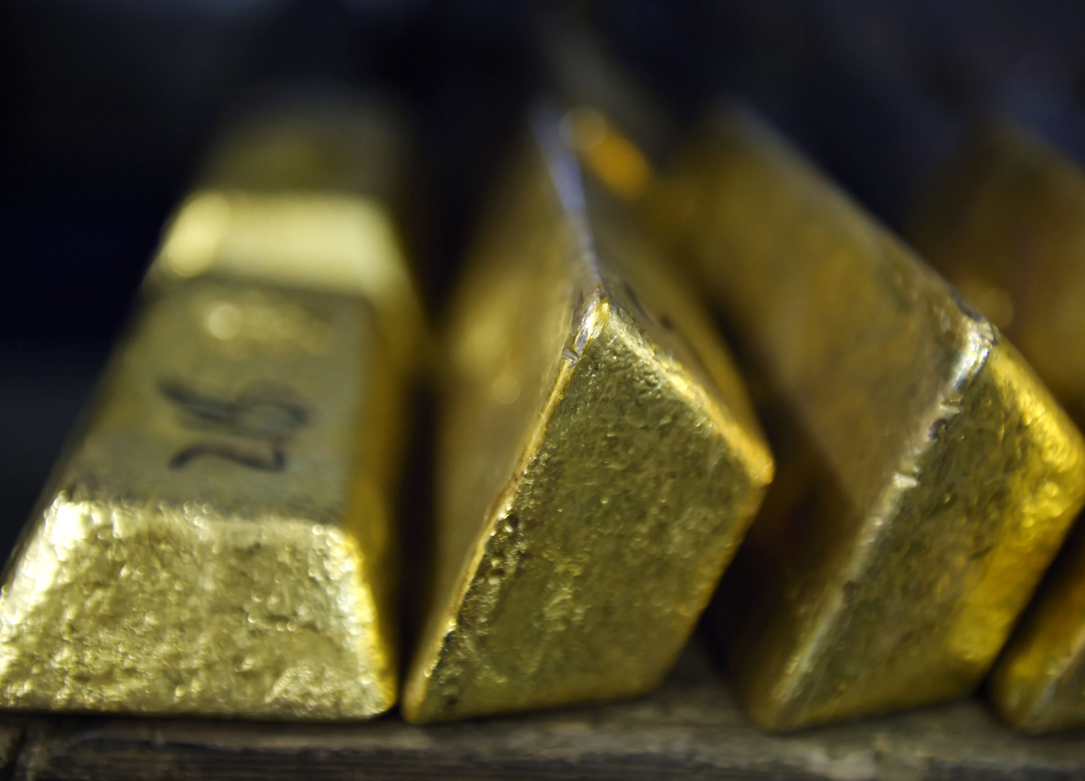 Gold Volatility Jumps to Four-Year High Amid Stock-Market Panic
