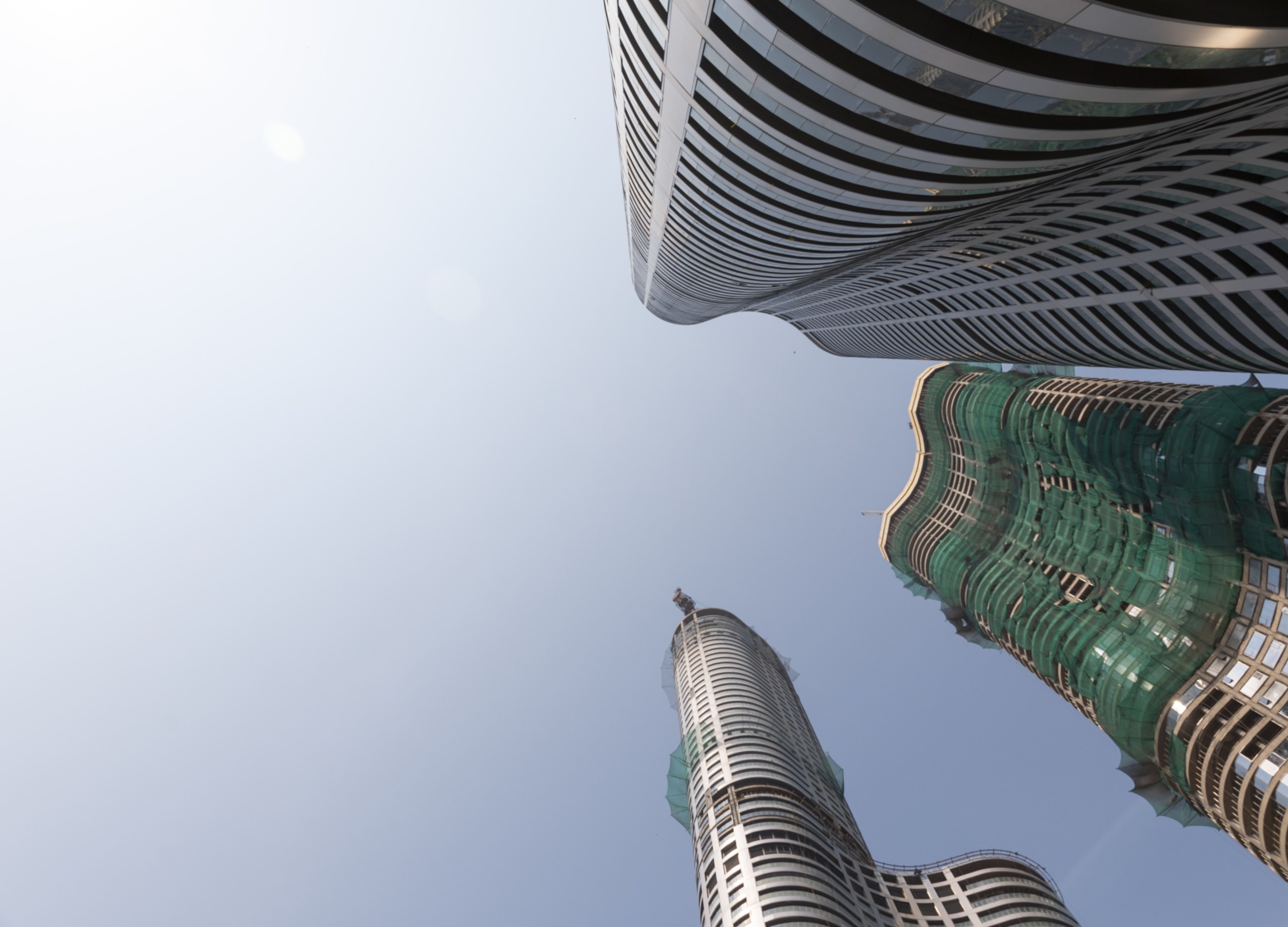 India’s Top Builder Sweetens Bond Offer Terms in Unusual Move