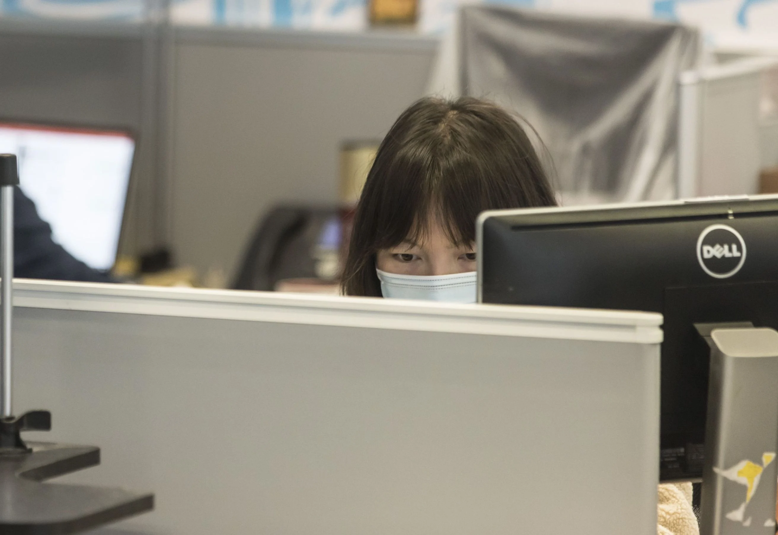JPMorgan, BofA Give Extra Pay to Employees Who Can’t Go Home