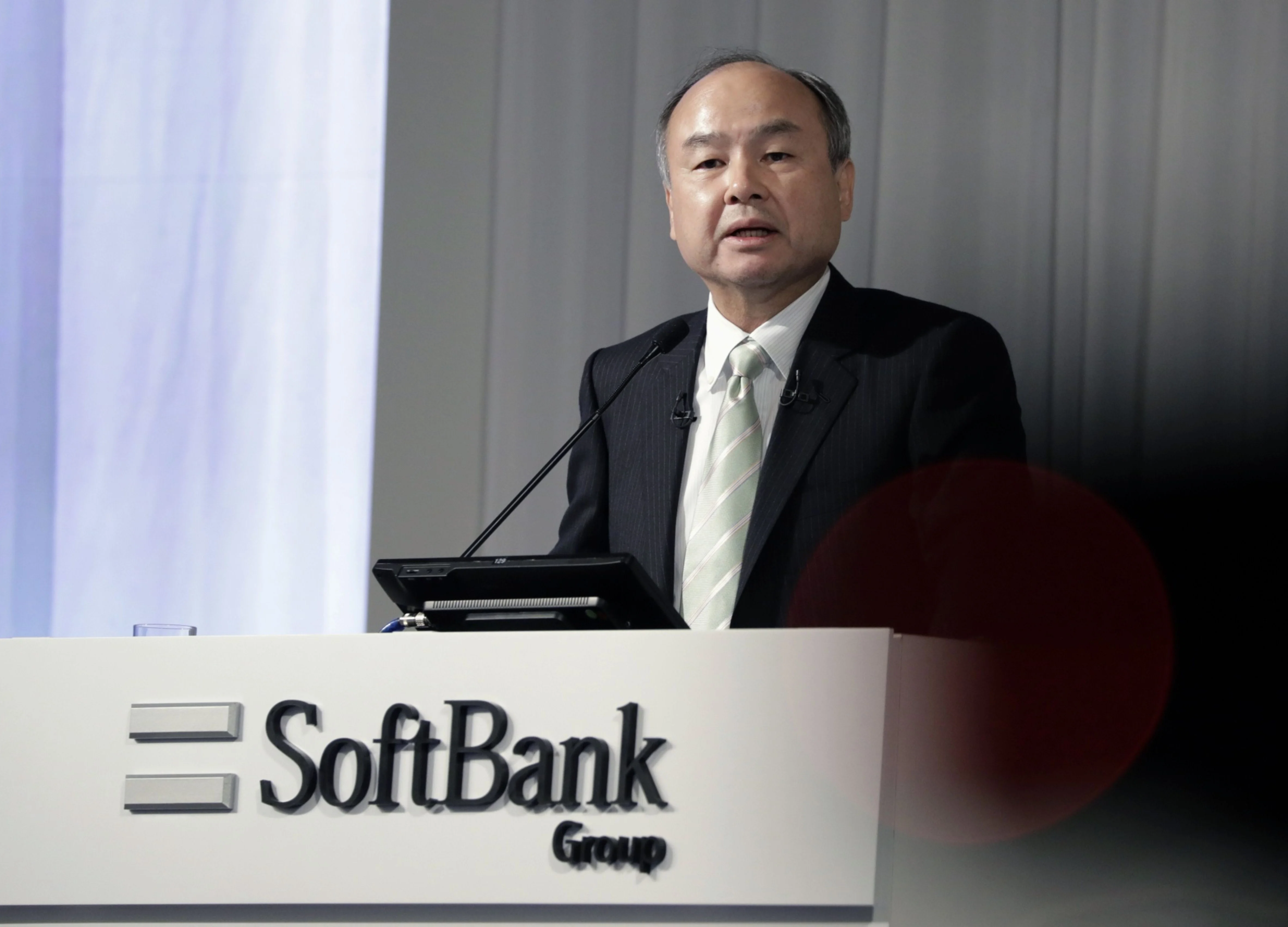 SoftBank Plans to Sell $14 Billion in Alibaba Shares