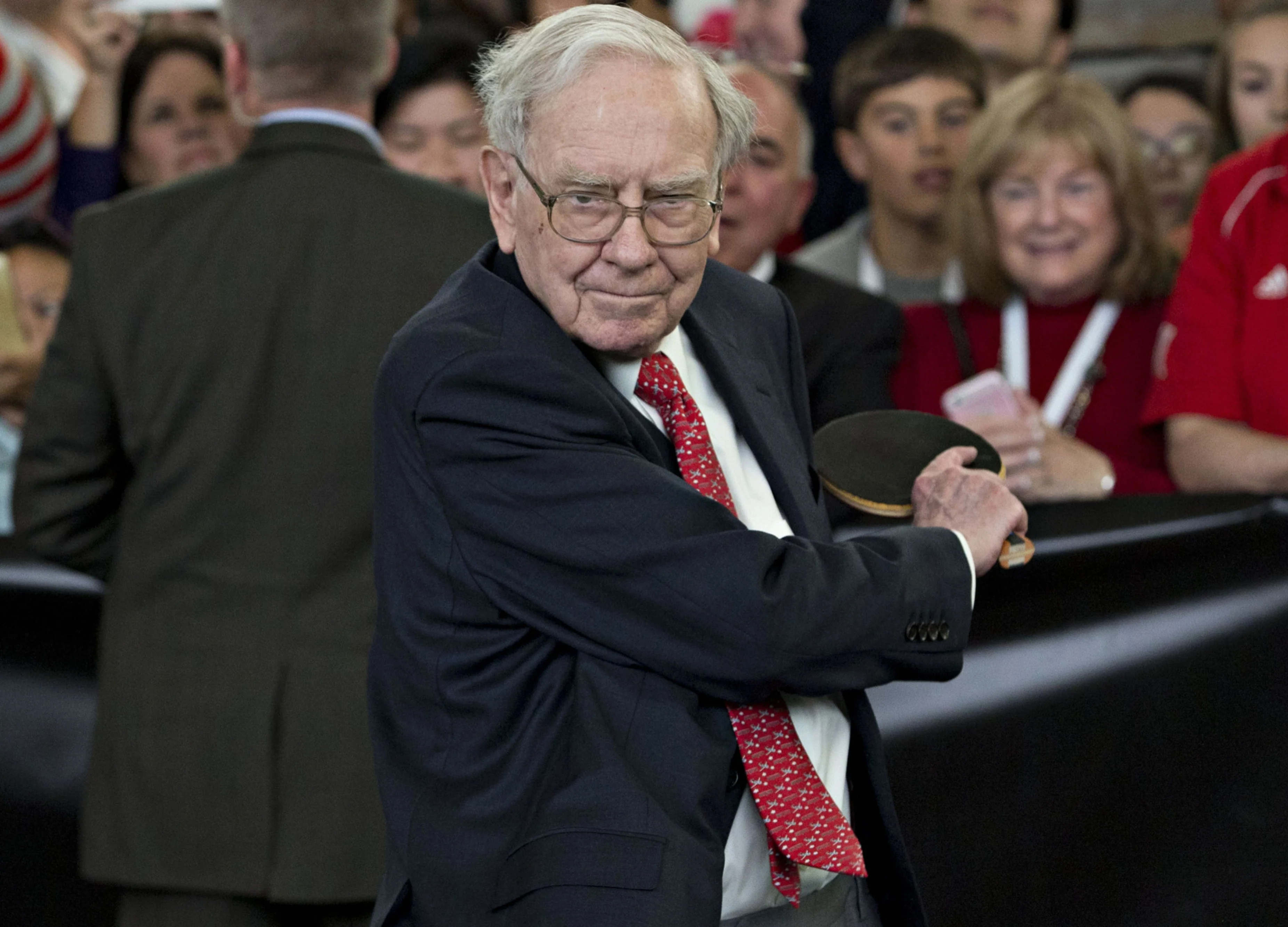 Warren Buffett Bars Shareholders From Berkshire’s Meeting Over Virus