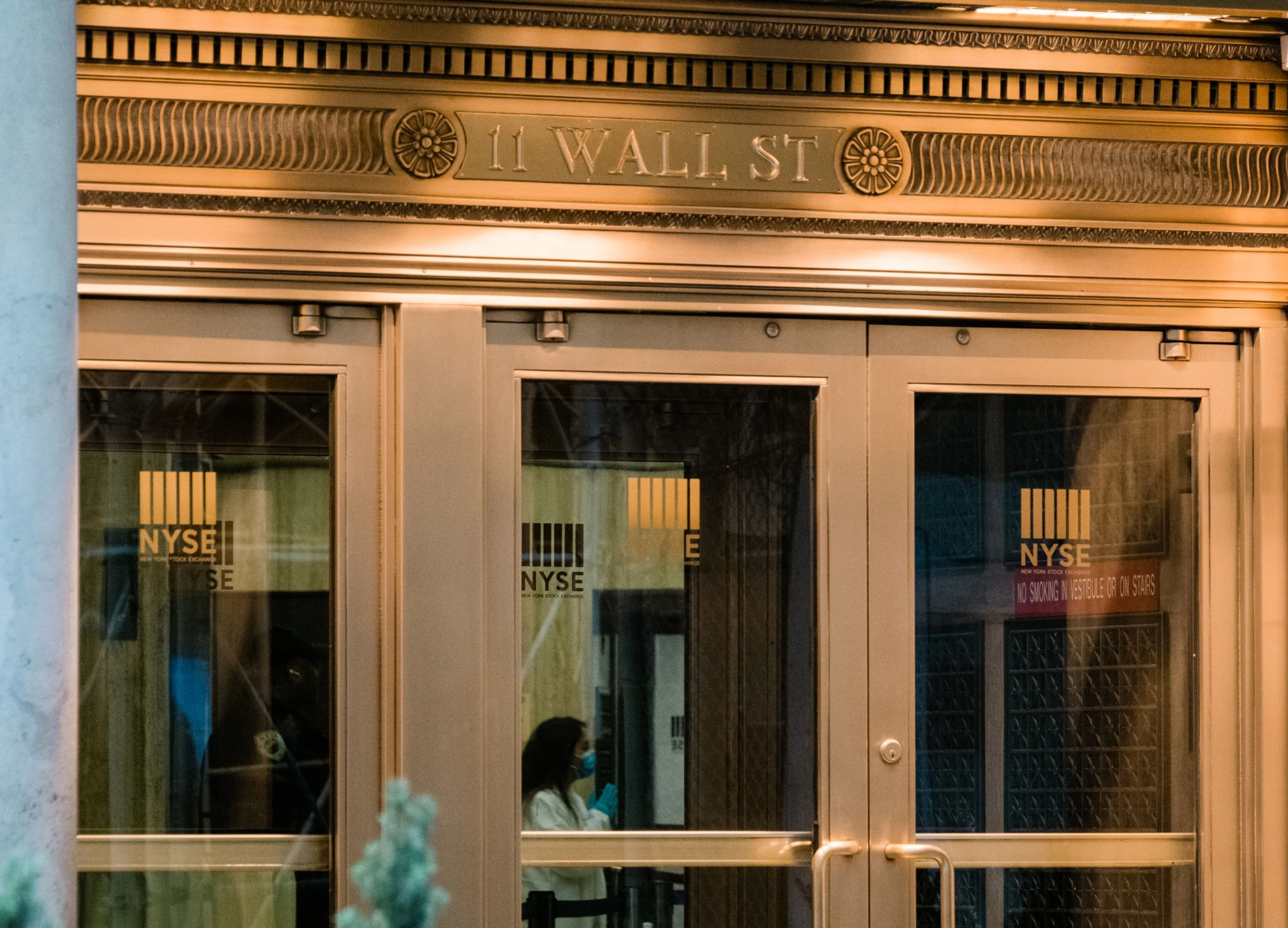 NYSE to Shut Trading Floors Monday After Two Are Infected