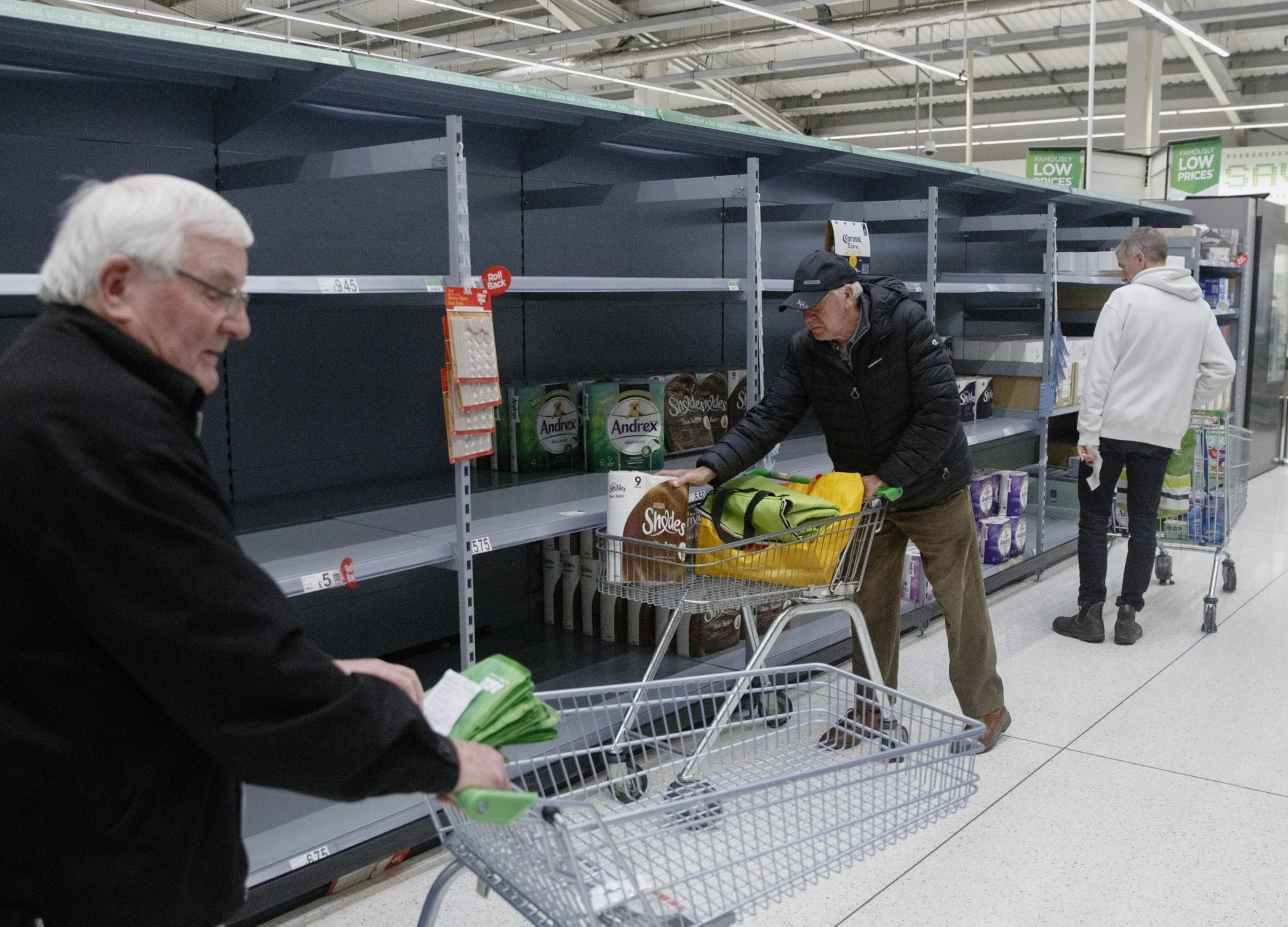 Walmart to Cut Store Hours to Give Workers Time to Restock