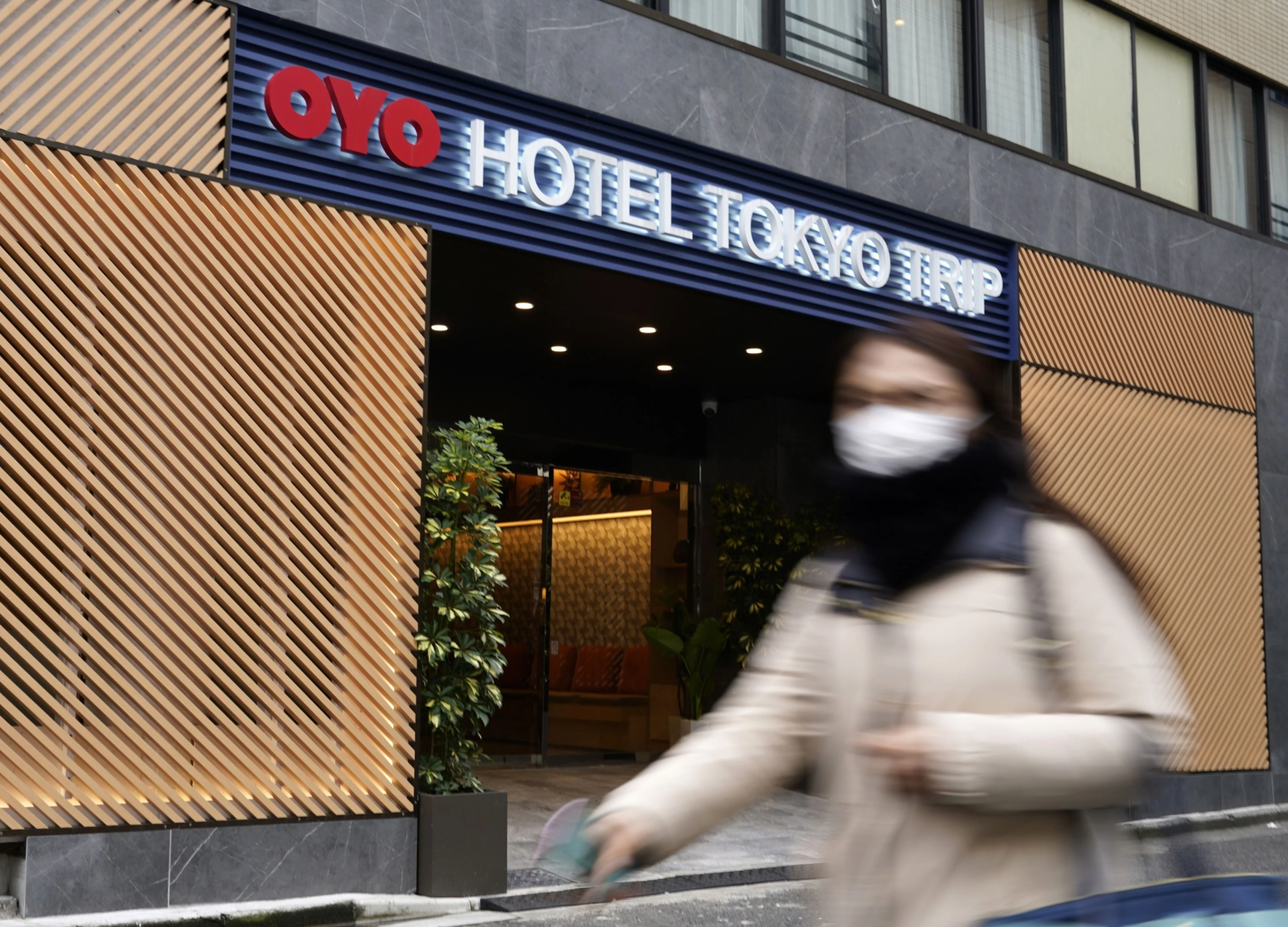 Oyo Entices Virus-Stricken Hotels in Japan With Cash