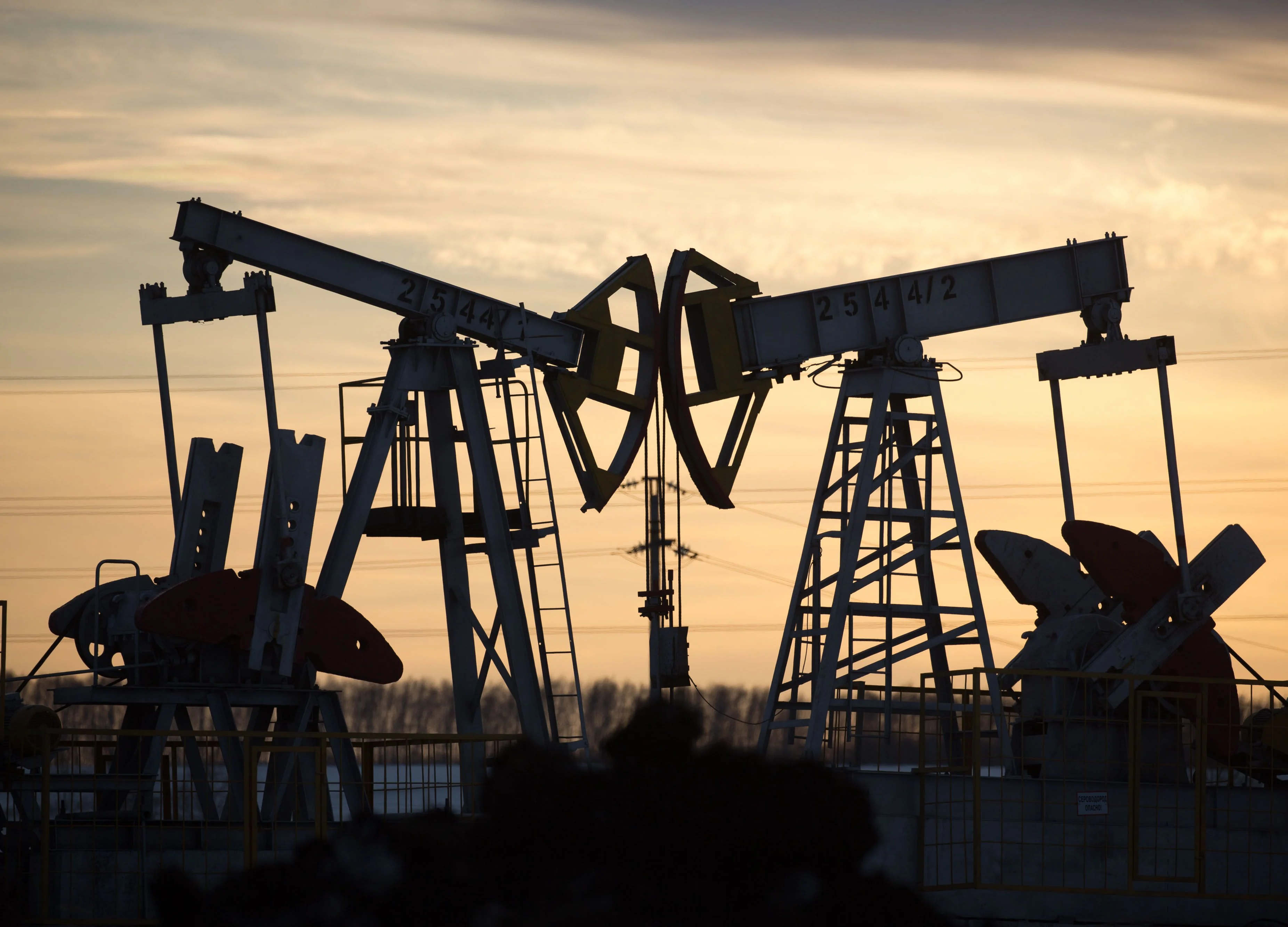 Oil Set for Worst Week Since 2008 With Virus Hitting Demand