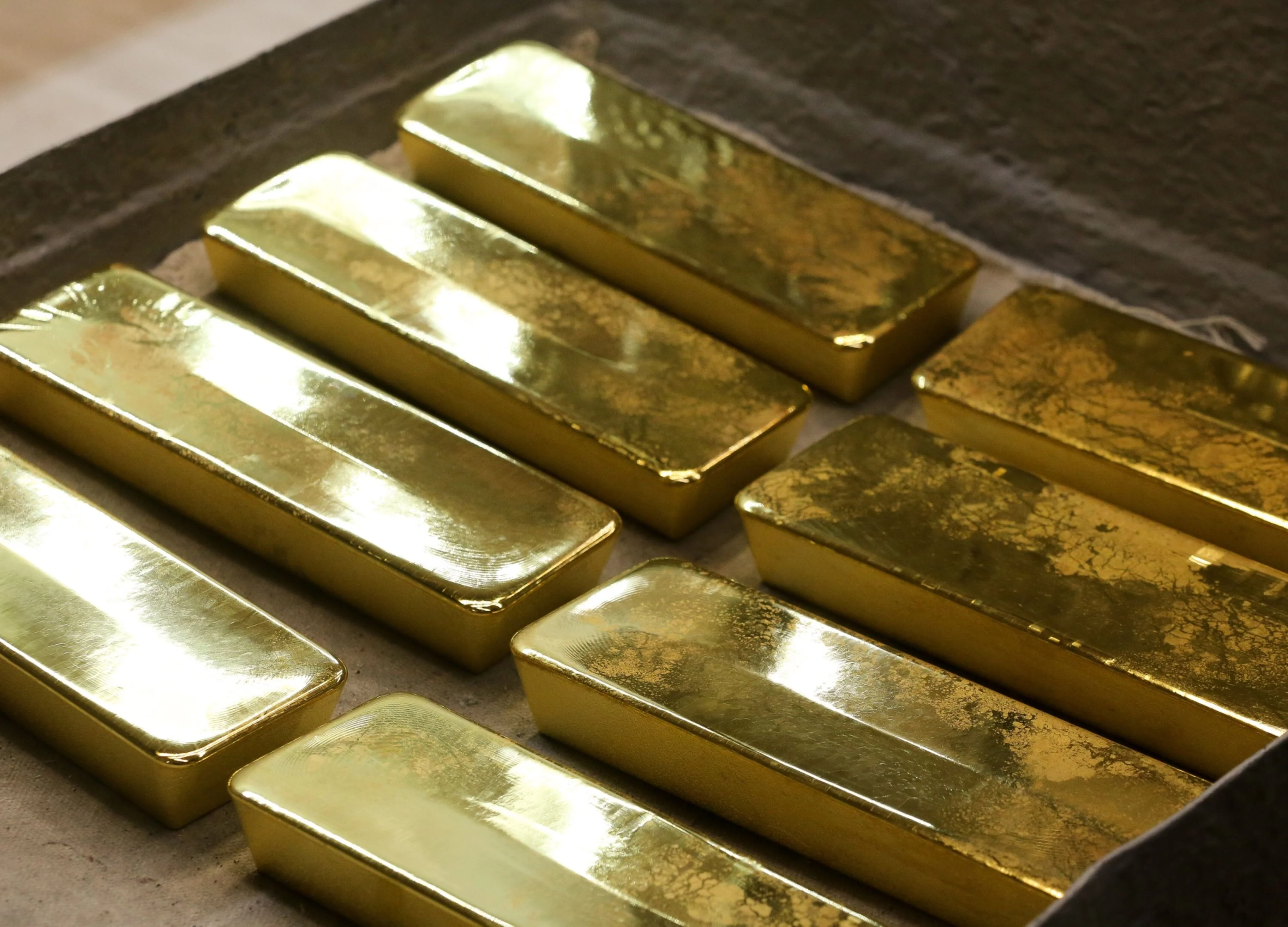 Gold Falls Again After the Metal’s Worst Week in Four Decades