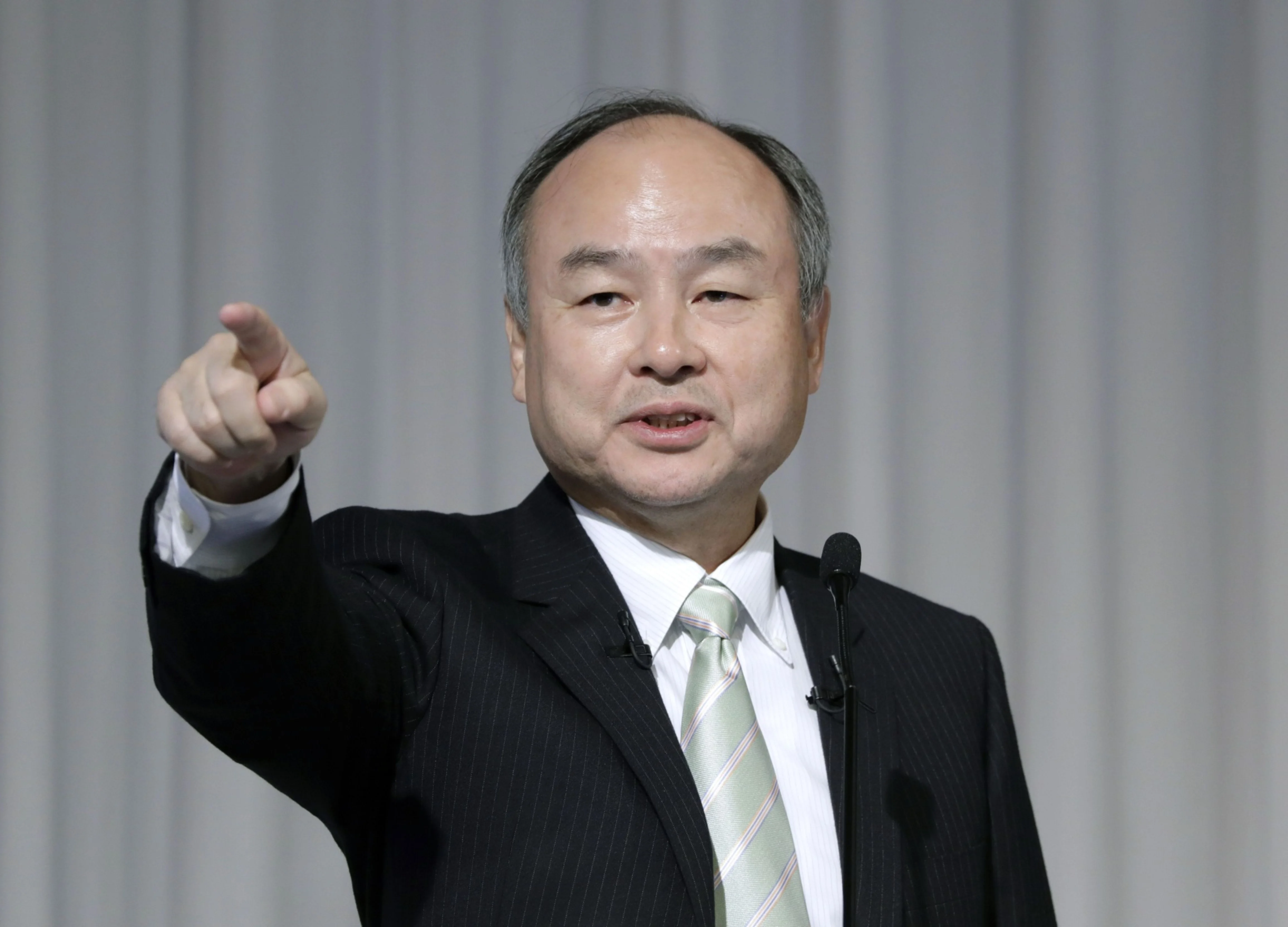 SoftBank Blasts Moody’s for ‘Biased’ Ratings Downgrade