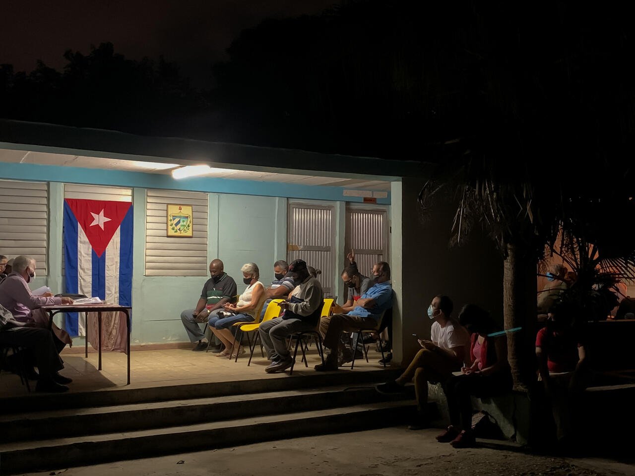 In a neighborhood in Havana's La Lisa municipality, a group of Cubans participate in the discussion of the new Family Code, February 11, 2022, which is being debated in the country.