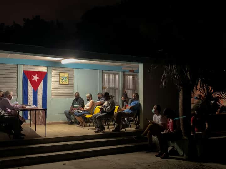 In a neighborhood in Havana's La Lisa municipality, a group of Cubans participate in the discussion of the new Family Code, February 11, 2022, which is being debated in the country.