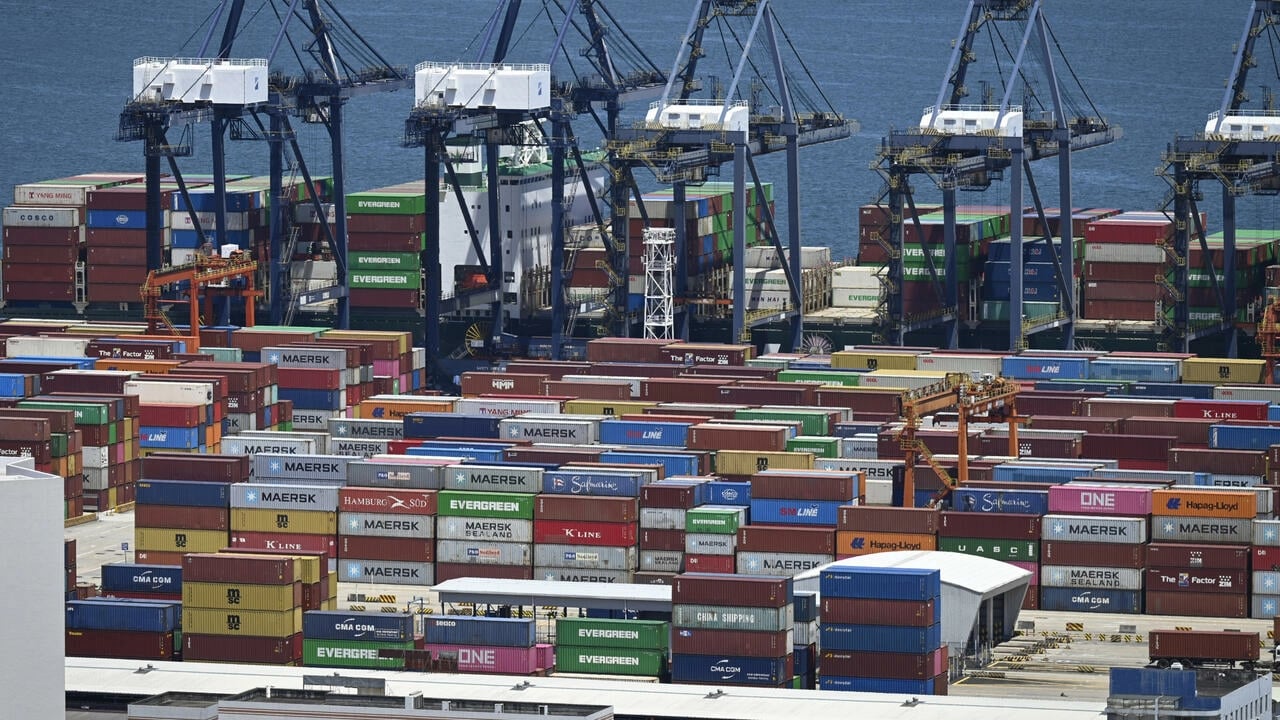 The slowdown in trade comes as global demand for Chinese products weakens with energy prices soaring and the United States facing the threat of recession. (Photo by Jade GAO / AFP)