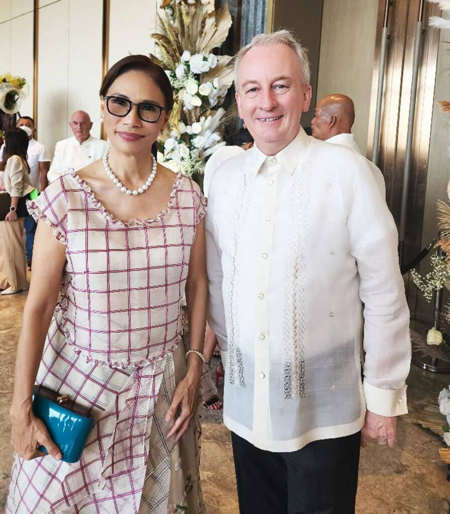GM Dottie Wurgler Cronin and Bruce Winton, Philippines Marriott International multi-property vice president.