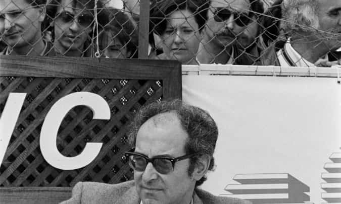 In this file photo taken on 10 May 1985, Franco-Swiss film director Jean-Luc Godard gives a press conference about his film "Detective" at the 38th International Film Festival in Cannes. Godard died "peacefully" on 13 September 2022 at his home in the small town of Rolle in Switzerland, his family said in a statement. (Photo by RALPH GATTI / AFP)