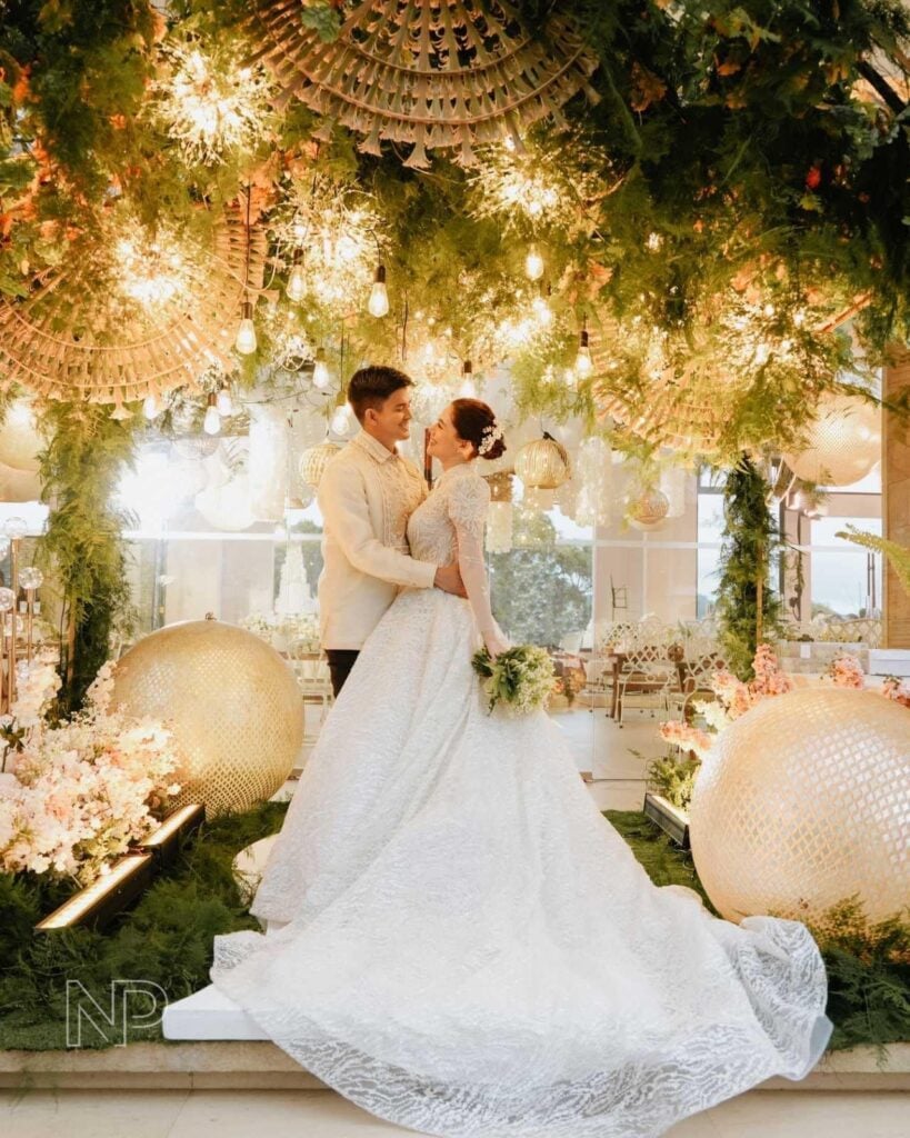 <strong>Photographs courtesy of Niceprint photography</strong><br />Wedding event stylist FJ Sionson set the tone for the celebrity couple's nuptials with a Modern Filipiniana theme.