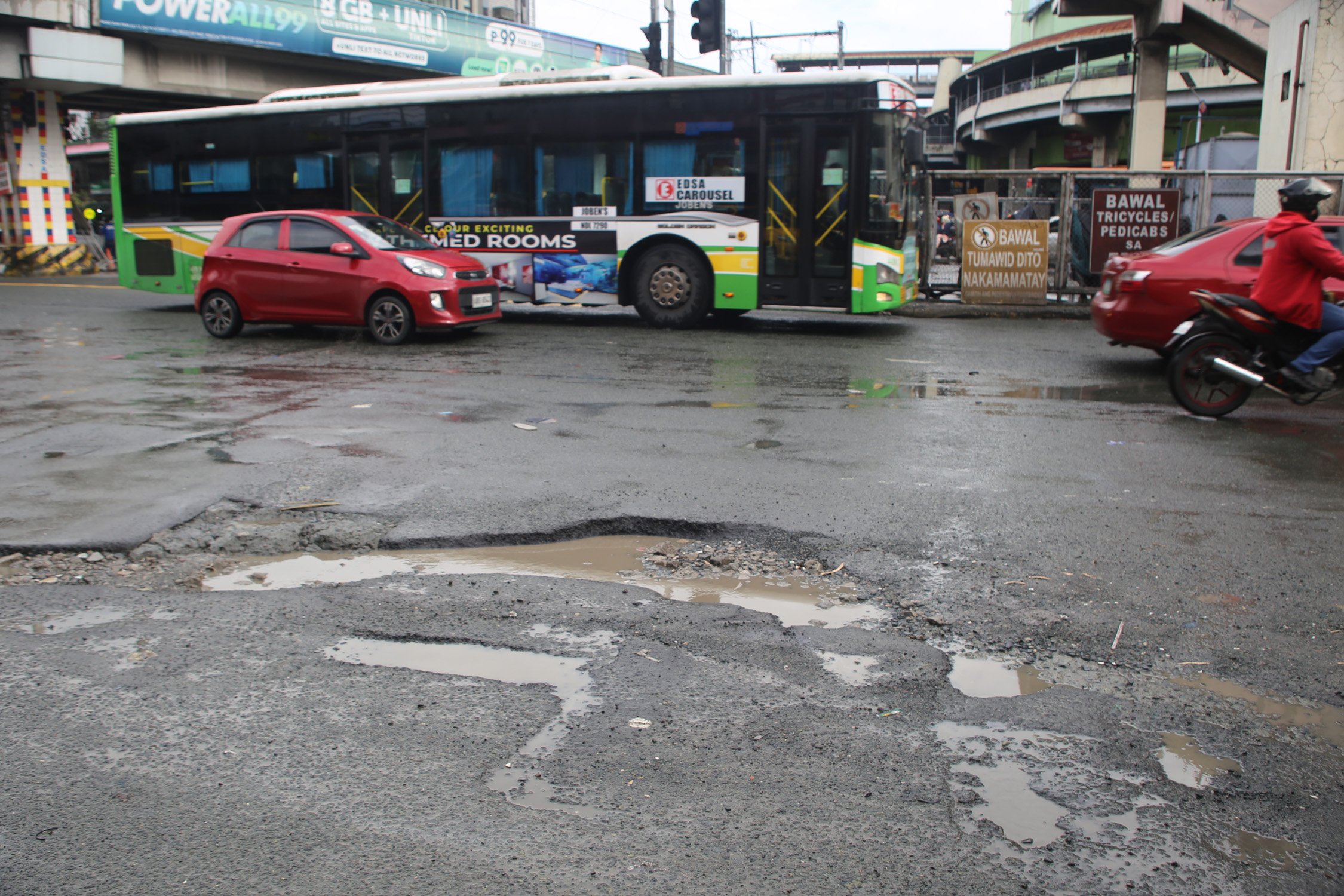 Metro potholes solution sought