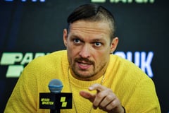 Heavyweight champion Usyk handcuffed at Polish airport