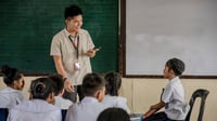 Teachers' group slams DepEd's 'laptops next' pledge