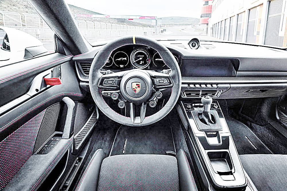 911 GT3 RS offers three driving modes: Normal, Sport and Track.
