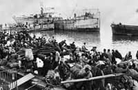 The burning and massacre of the coastal metropolis of Izmir -- Smyrna to the Greeks. (Photo: Public Domain)