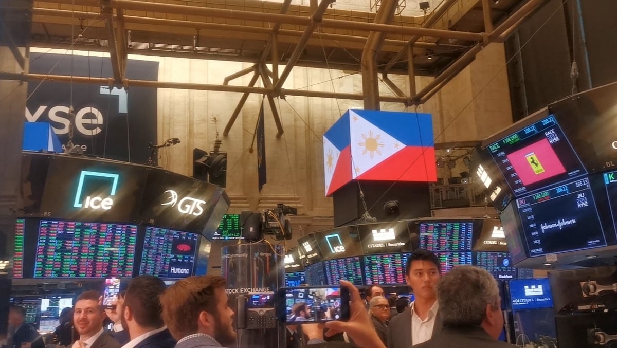 BBM rings NYSE closing bell