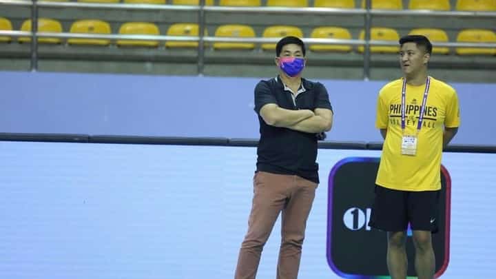 National team coach Sherwin Meneses (right) gets valuable inputs from Tai Bundit during their training for the ASEAN Grand Prix. | Photograph COURTESY OF SMM