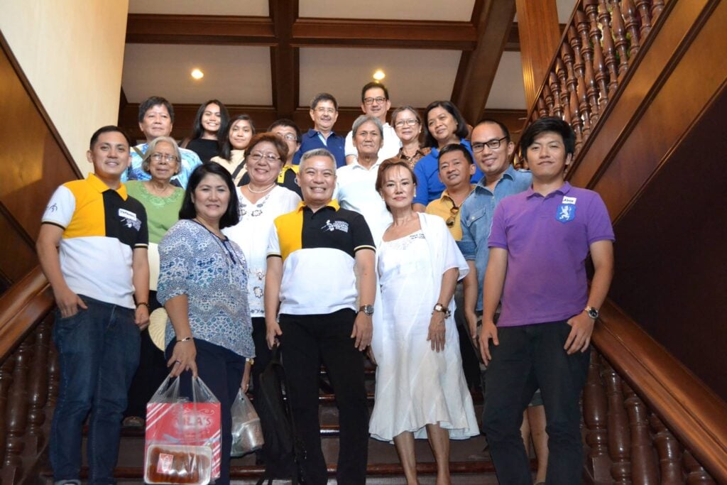 Tiongco with members of the UST.