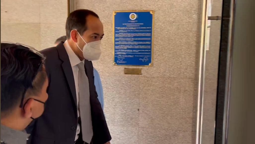 Rodriguez shows up at Senate probe on sugar mess