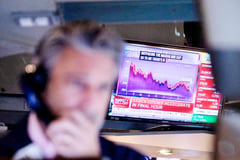 S&P 500, Nasdaq end at fresh records