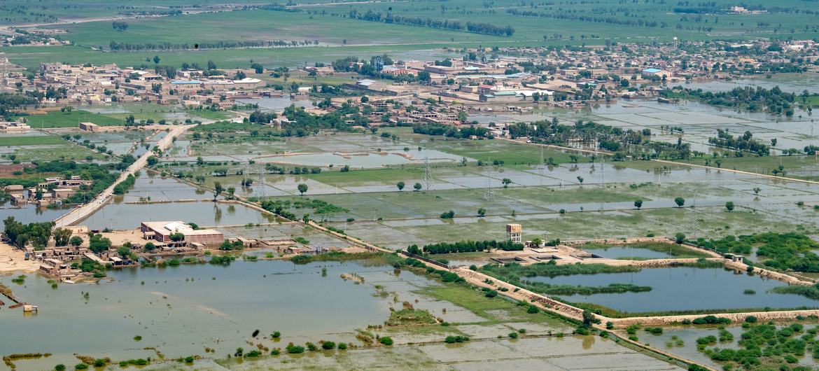 1.5-degree climate pledge ‘on life support’