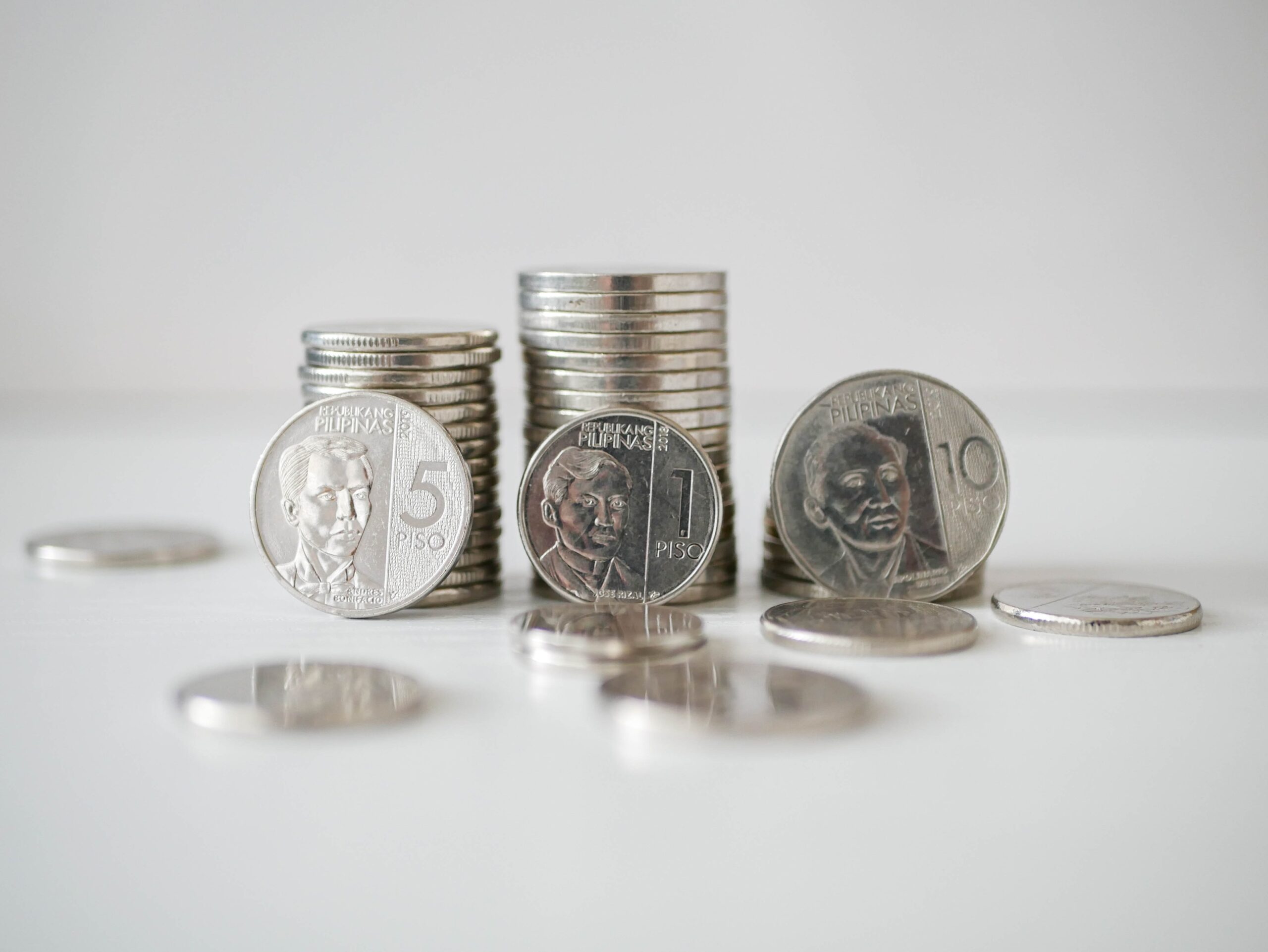 Laguesma sets hearings on minimum wage setting