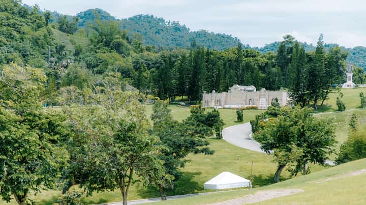 Golden Haven Cebu features manicured gardens and lush landscaping that harmonize with its Italian-inspired amenities. | Photograph courtesy of GOLDEN HAVEN