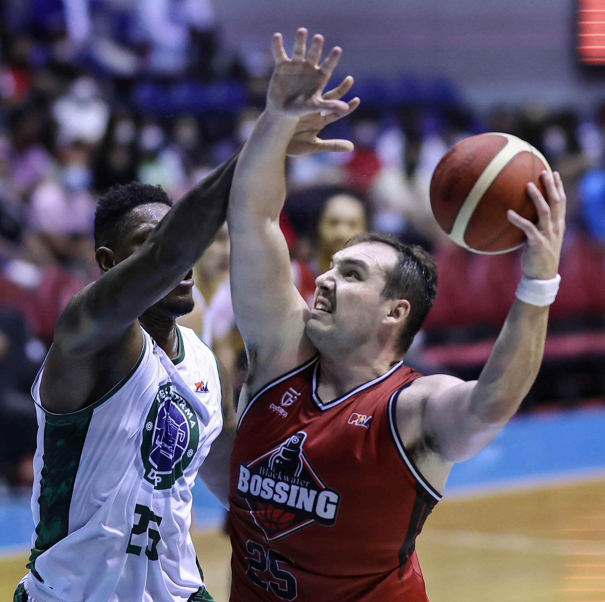 Blackwater's Cameron Krutwig dominated with 29 points, 24 rebounds and a perfect 7-of-7 shooting from the charity stripes. Photo by Rio Deluvio