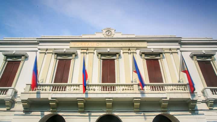 Gov’t sees lower debt, GDP ratio