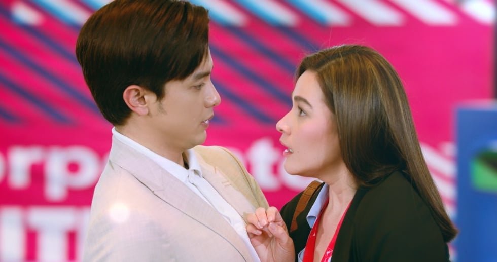 <strong>PHOTOGRAPH COURTESY OF GMA-7</strong><br />'START Up PH' lead stars Alden Richards and Bea Alonzo.
