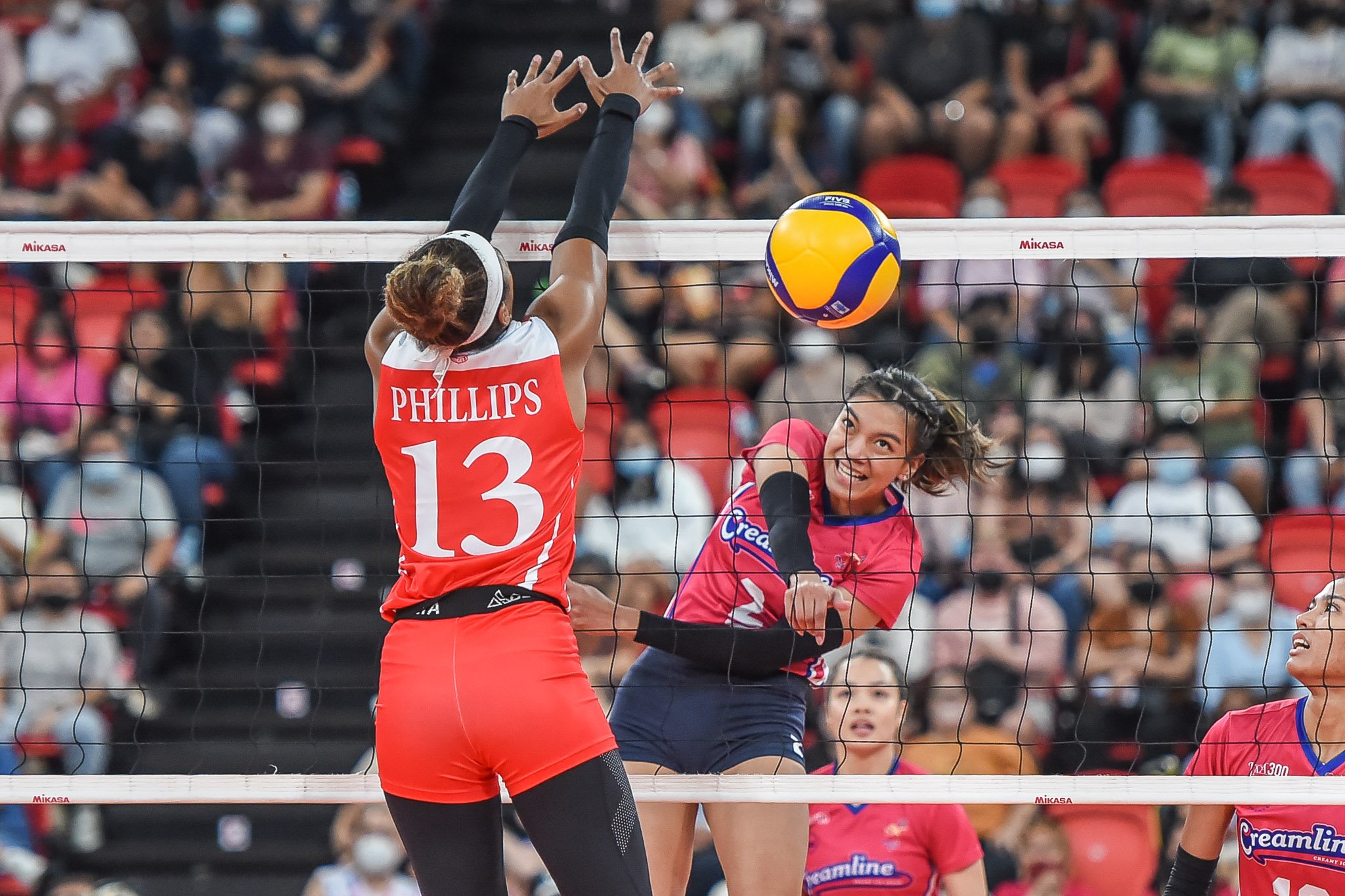 Creamline guns for top spot