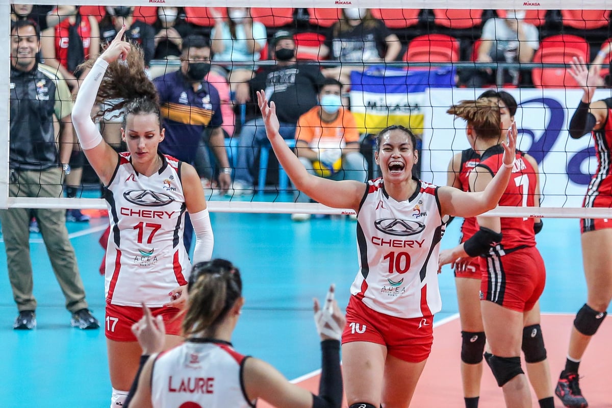Crossovers string second straight win