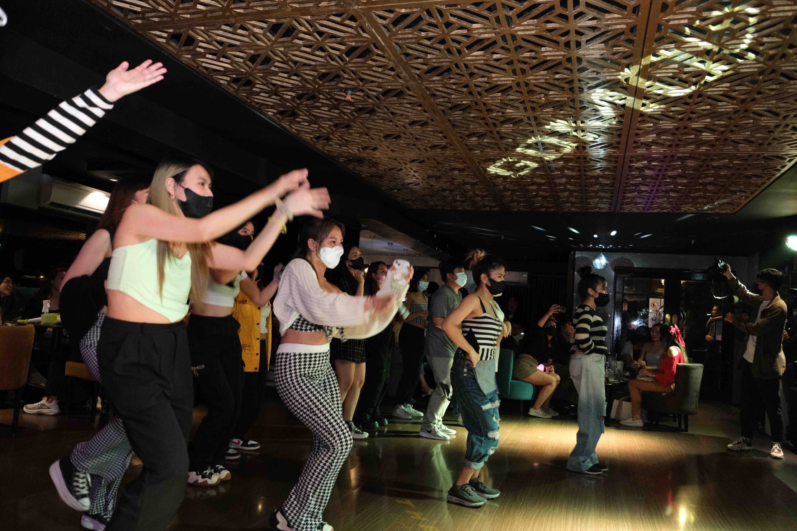 SIM card brand celebrates  2nd anniversary with party, concert, skateboard exhibition