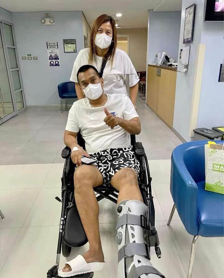 Injured Victolero to coach in crutches