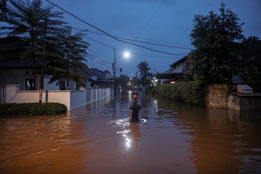 3 dead in Jakarta floods after school wall collapse: police