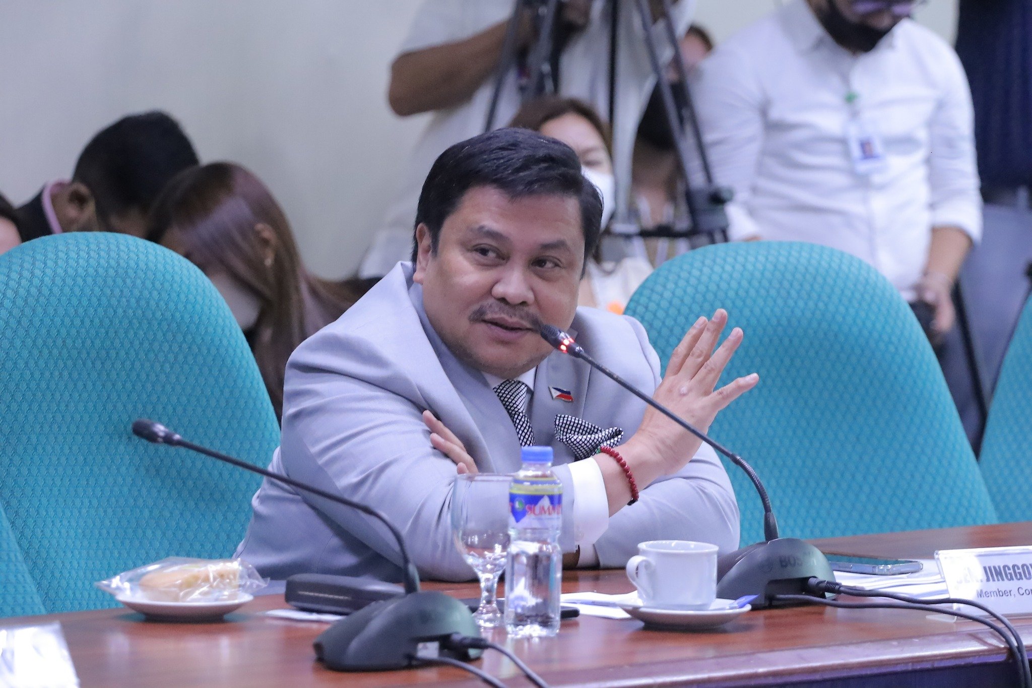 Jinggoy seeks Sandiganbayan permission to travel abroad for Holy Week
