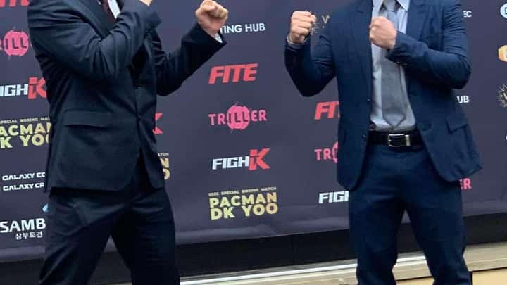 PHOTOGRAPH COURTESY OF Roger Fernandez
Manny Pacquiao and DK Yoo size each other up during a faceoff yesterday in Seoul, the site of their special fight on 11 December.