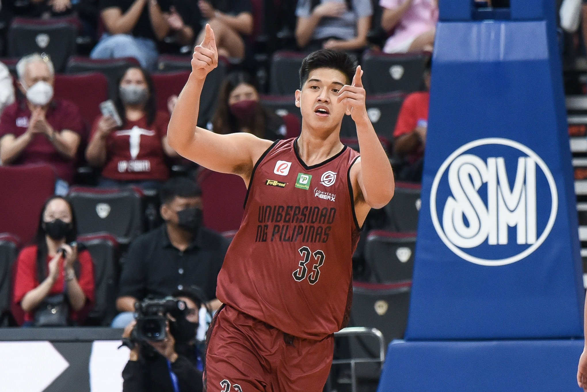 Maroons to bare fangs