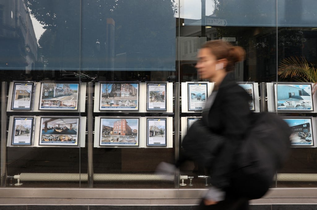 PM inherits UK economy in crisis