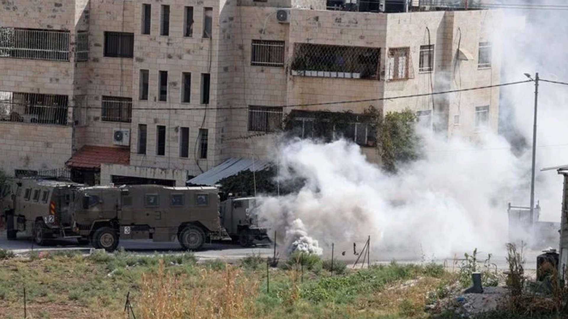 Israeli forces hunt soldier killer
