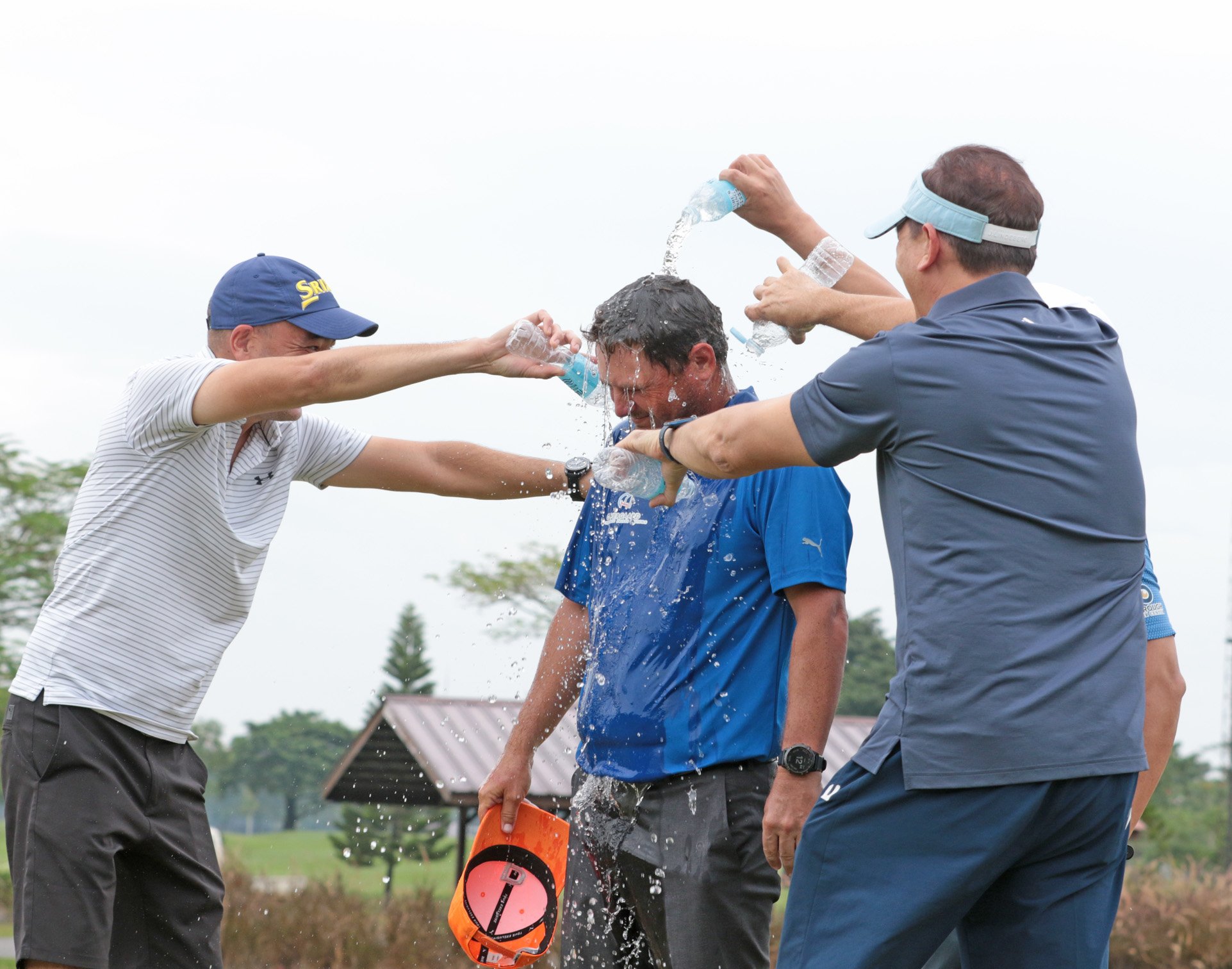 Guido holds off Ababa, Lascuna