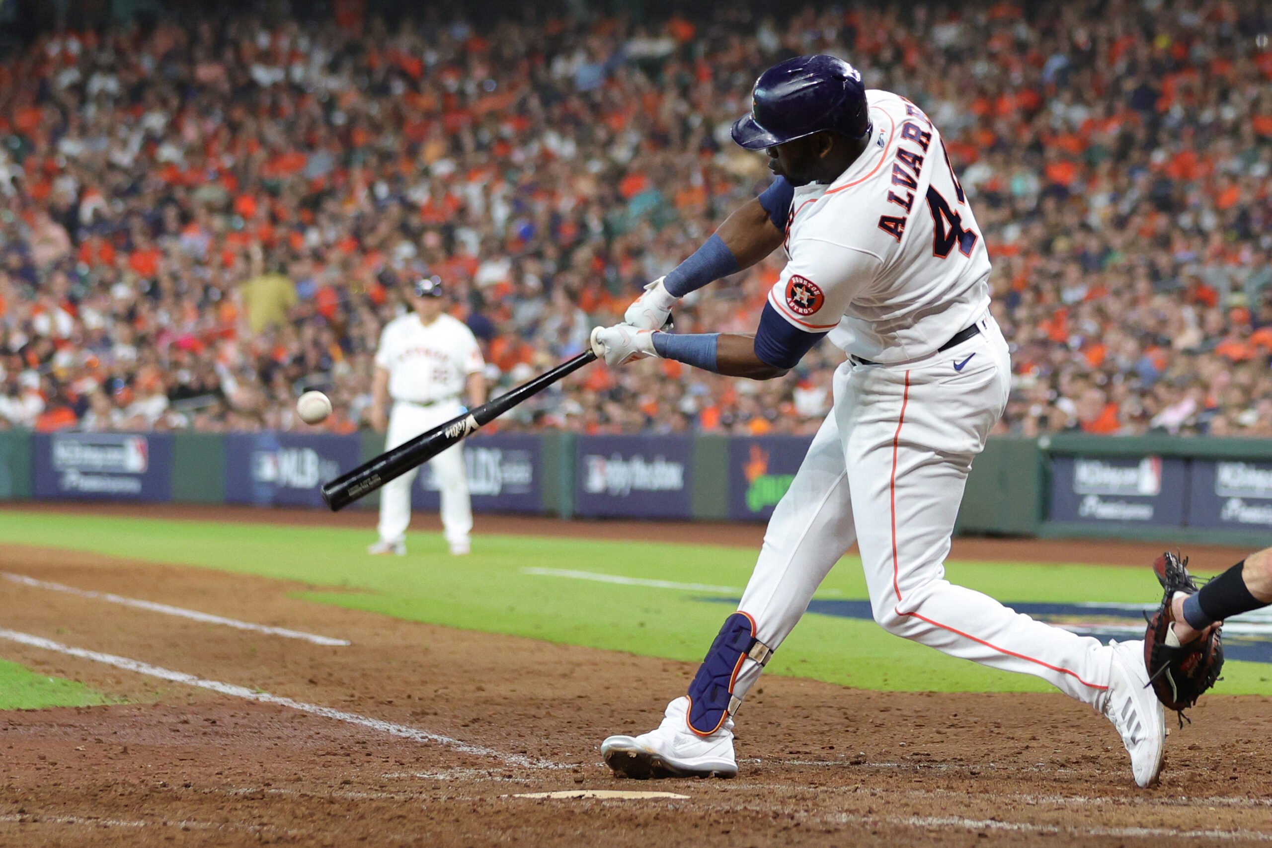 CARMEN MANDATO/AGENCE FRANCE-PRESS
YORDAN Alvarez of the Houston Astros blasts a walk-off home run against the Seattle Mariners during their American League Division Series.