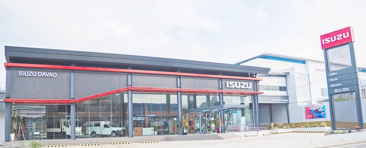 STANDING on the same 10,000-sqm lot area located at 122 MacArthur Highway, Matina, Davao City, Isuzu Davao traded their old red fascia with the new Anthracite Gray metal mesh façade design, officially adopting the corporate design philosophy, Isuzu Outlet Standard.