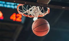Warriors sizzle, gain share of top spot